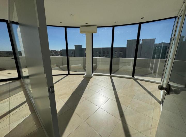 Oficina comercial · 98m² · 1 Ambiente · 1 Cochera