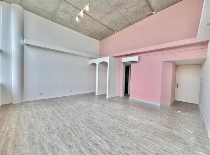 Oficina comercial · 44m² · 1 Ambiente · 1 Cochera