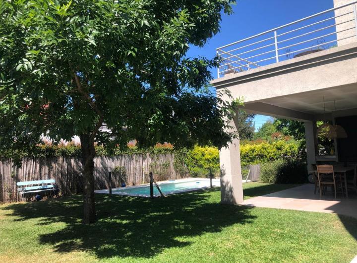 Casa · 260m² · 4 Ambientes
