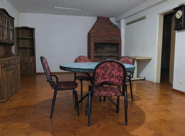 Casa · 72m² · 4 Ambientes · 2 Cocheras