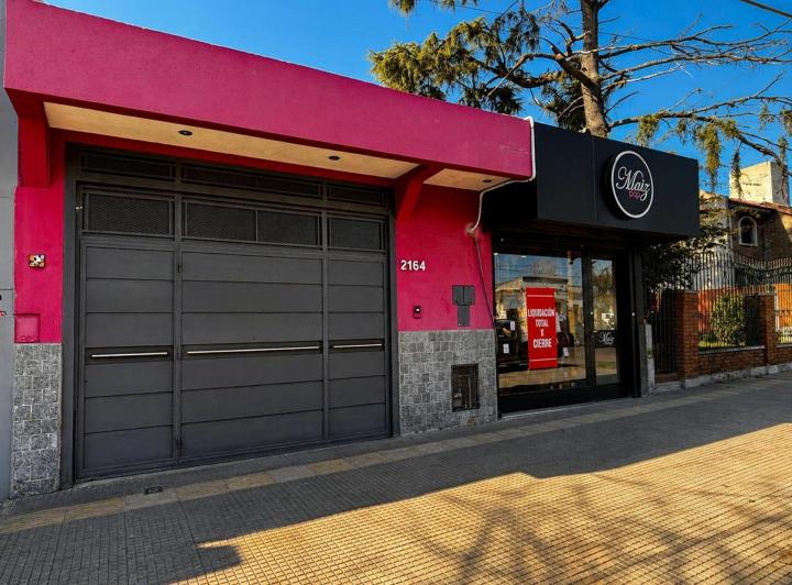 Casa · 330m² · 8 Ambientes · 1 Cochera