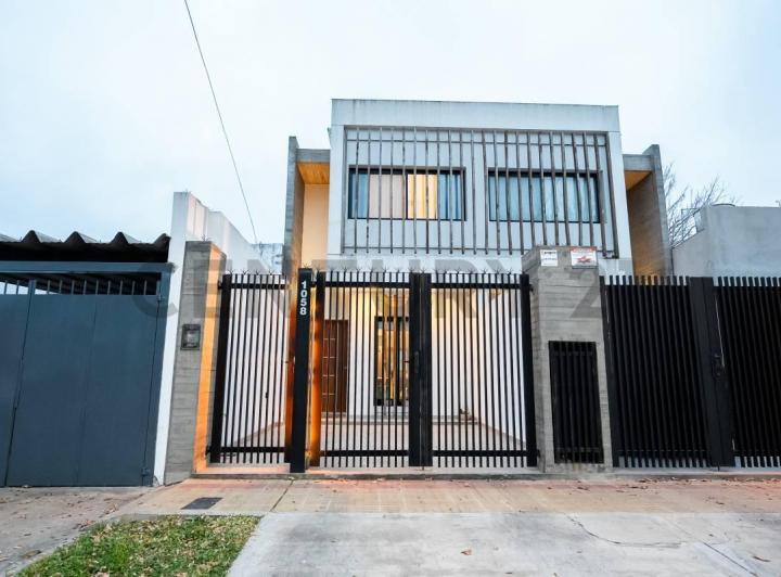 Casa · 70m² · 2 Dormitorios · 1 Cochera