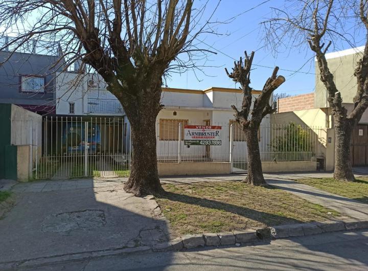 Casa · 5 Ambientes · 1 Cochera