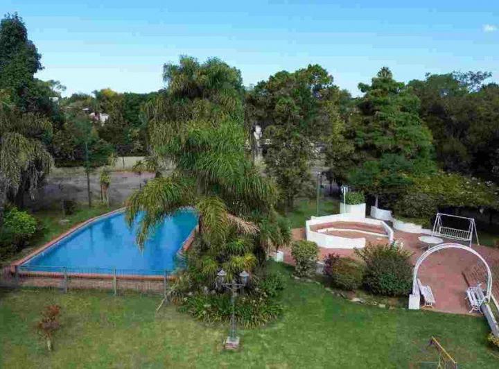 Casa · 266m² · 6 Ambientes · 2 Cocheras