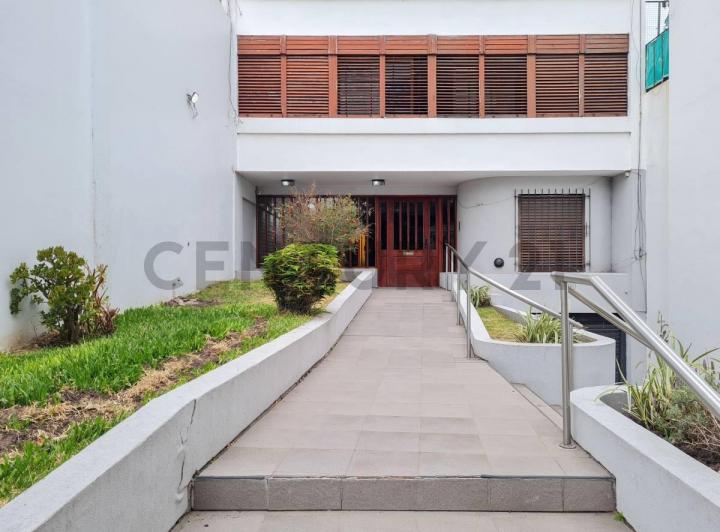 Departamento · 102m² · 4 Ambientes · 1 Cochera