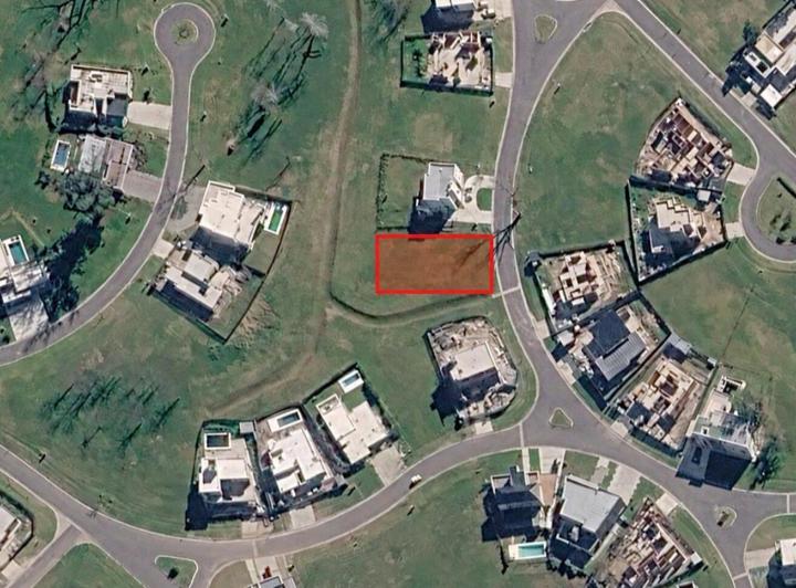 Terreno · 606m²