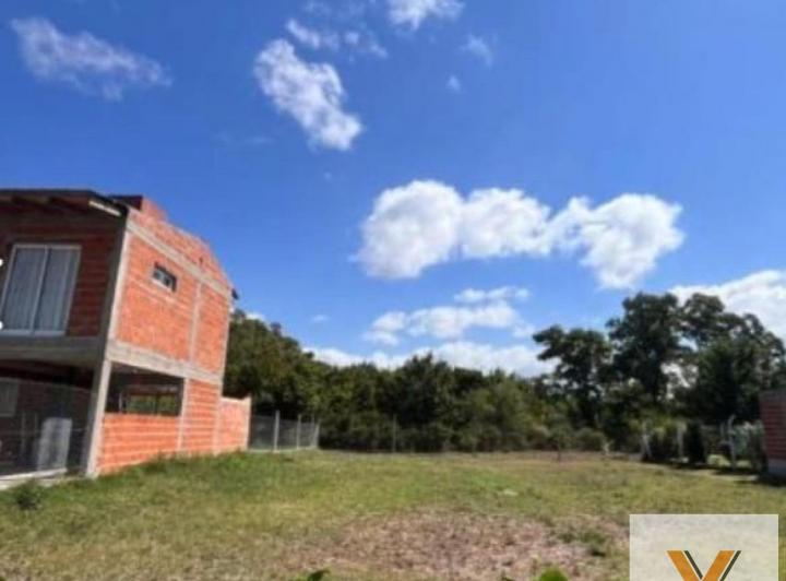 Terreno · 300m²