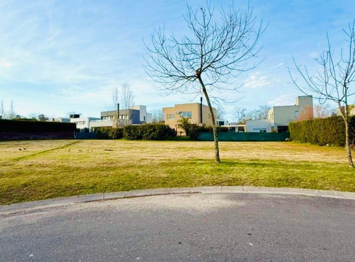 Terreno · 652m²