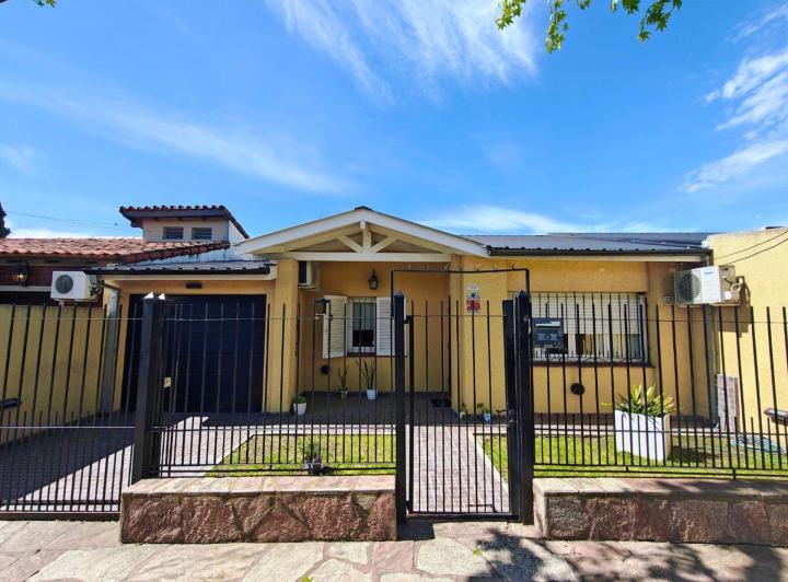 Casa · 140m² · 3 Ambientes · 1 Cochera