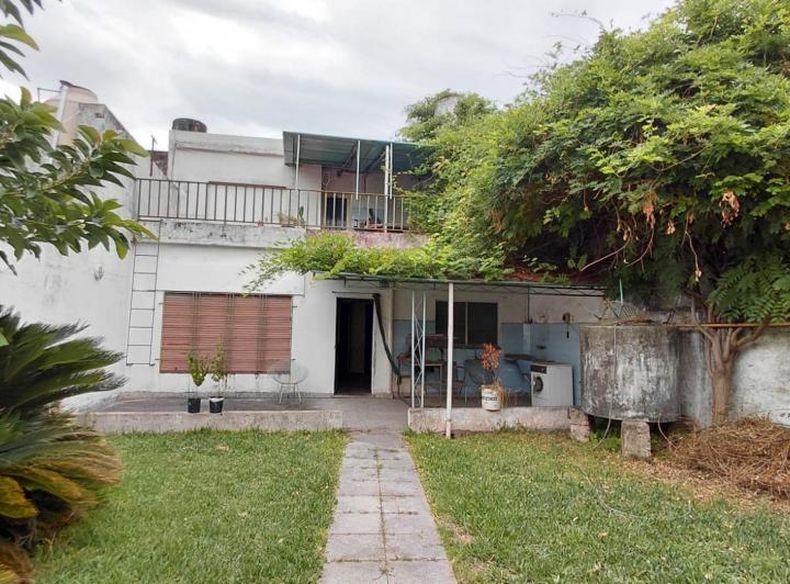 Casa · 214m² · 4 Ambientes · 2 Cocheras