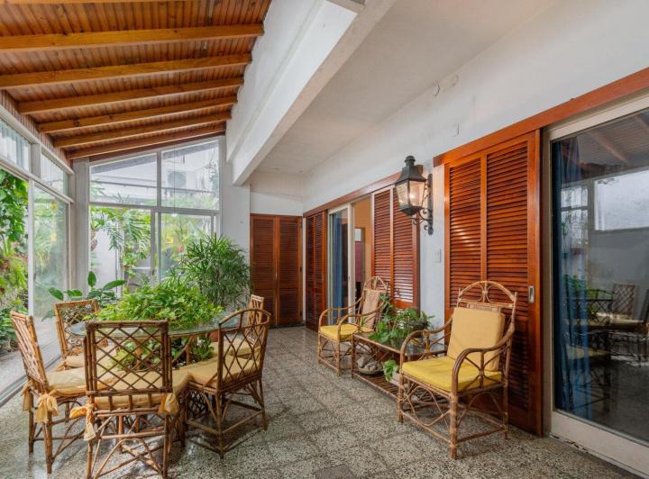 Casa · 90m² · 5 Ambientes · 1 Cochera