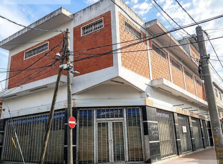 Local comercial · 450m² · 4 Ambientes