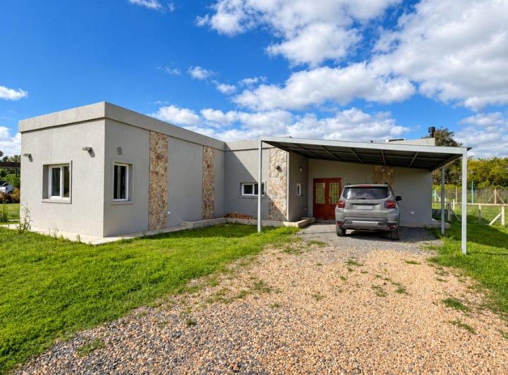 Casa · 160m² · 4 Ambientes · 1 Cochera