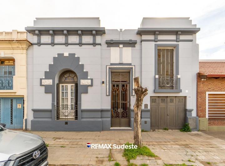 Casa · 199m² · 4 Ambientes · 1 Cochera