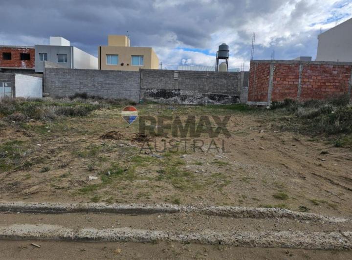Terreno · 242m²