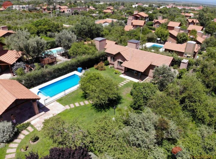 Casa · 110m² · 2 Dormitorios · 2 Cocheras
