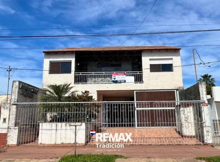 Casa · 350m² · 8 Ambientes · 2 Cocheras