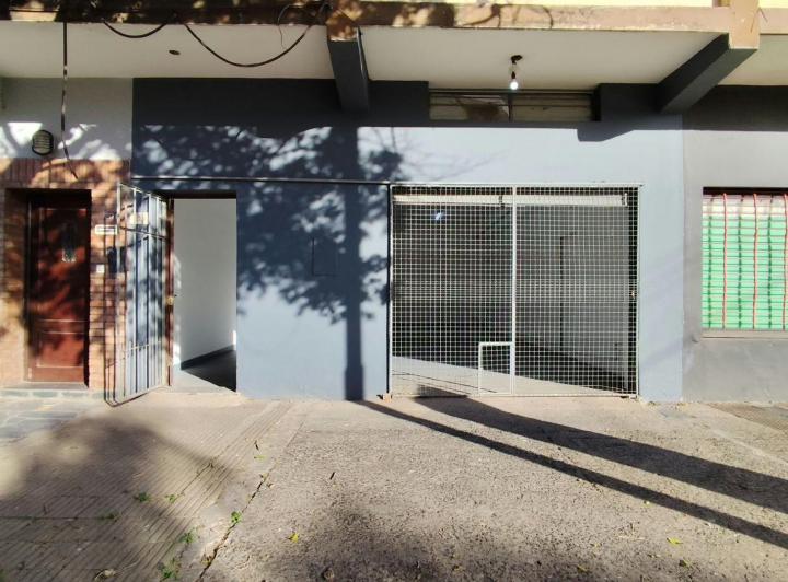 Local comercial · 64m²
