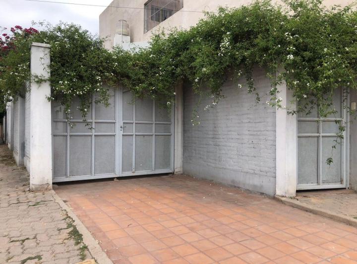 Casa · 405m² · 5 Ambientes · 1 Cochera