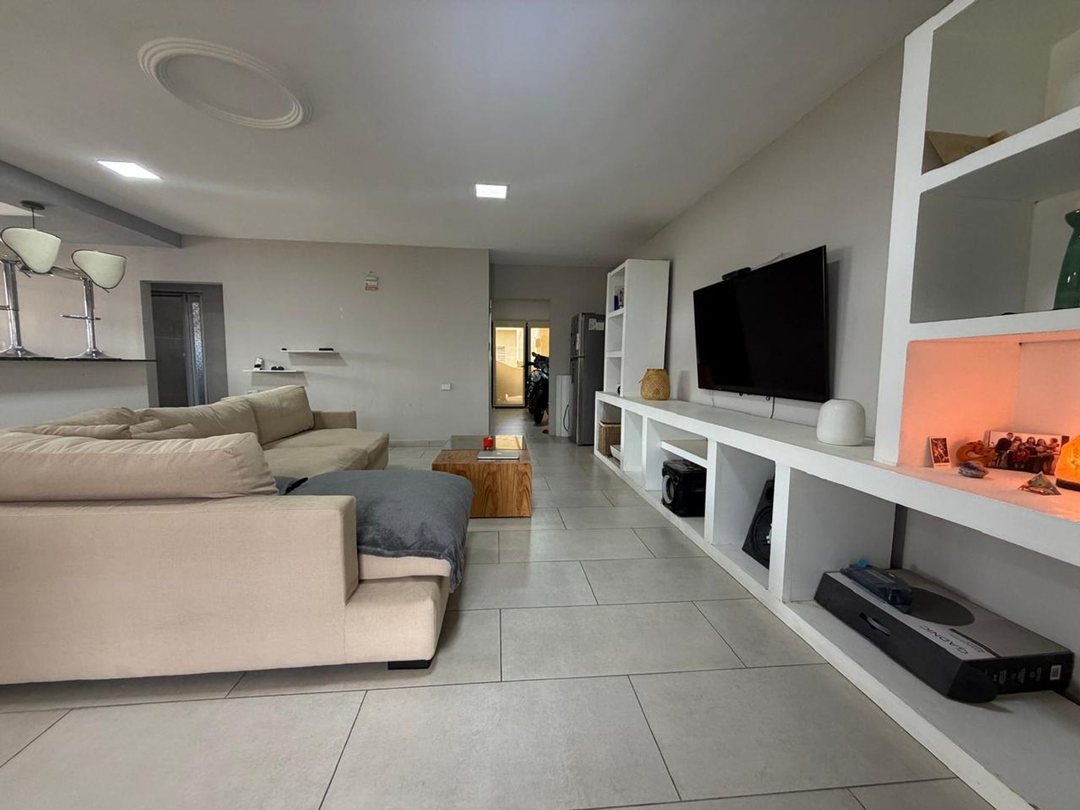 DOS UF EN UN LOTE DE 360M2 - BARRIO LA ENCANTADA