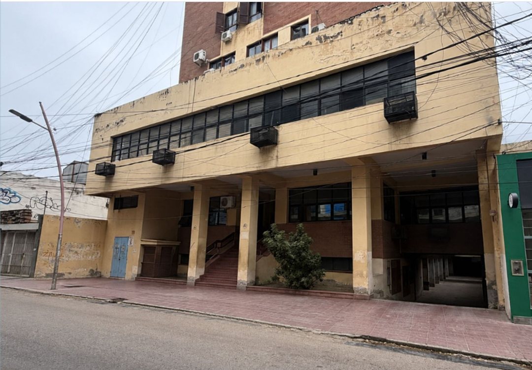 VENTA DE PISO MULTIFUNCIONAL 674 M2