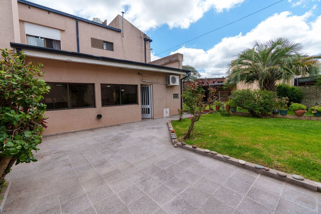 Casa Venta Tolosa 4 Dormitorios Patio Garage