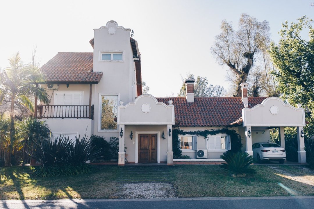 VENTA CASA 6 AMBIENTES EN FINCAS DEL LAGO ESCOBAR