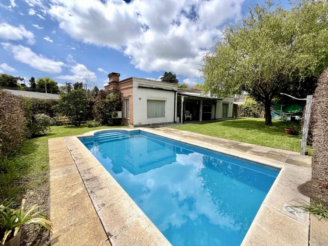 Casa VENTA en Barrio Cerrado Los Abedules Pileta