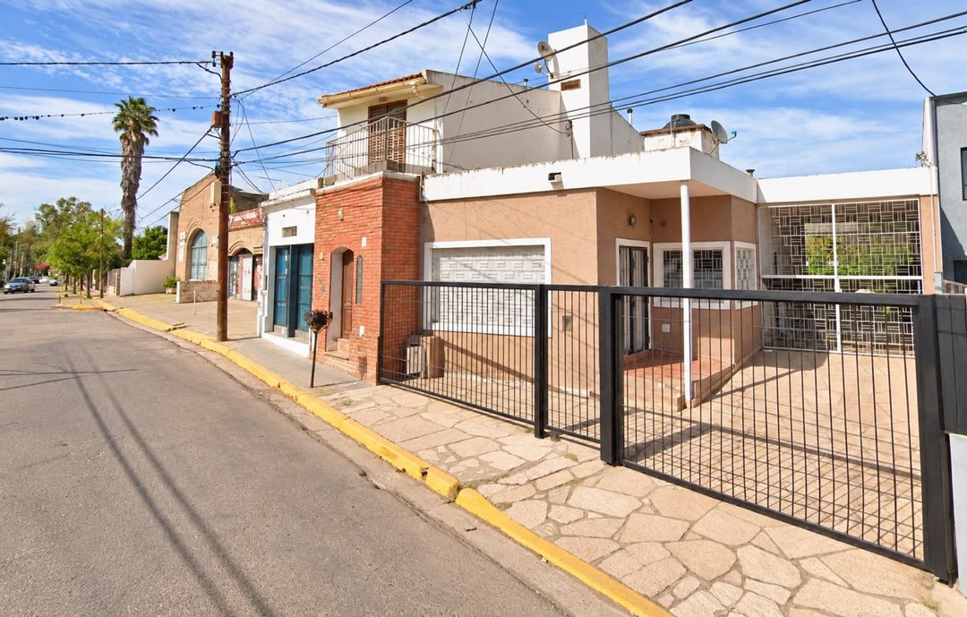 VENTA CASA 2 DORMITORIOS, CENTRO VILLA ALLENDE,CBA