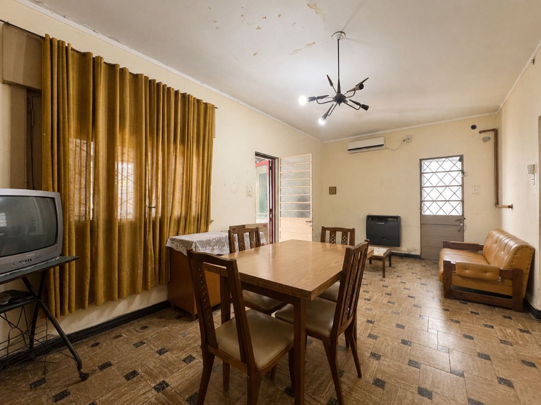 CASA EN VENTA 2 DORMITORIOS - TOLOSA
