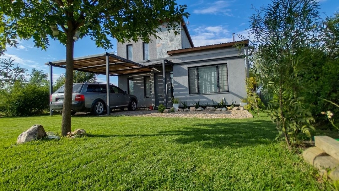 SE VENDE CASA SOBRE RUTA EN VILLA GENERAL BELGRANO