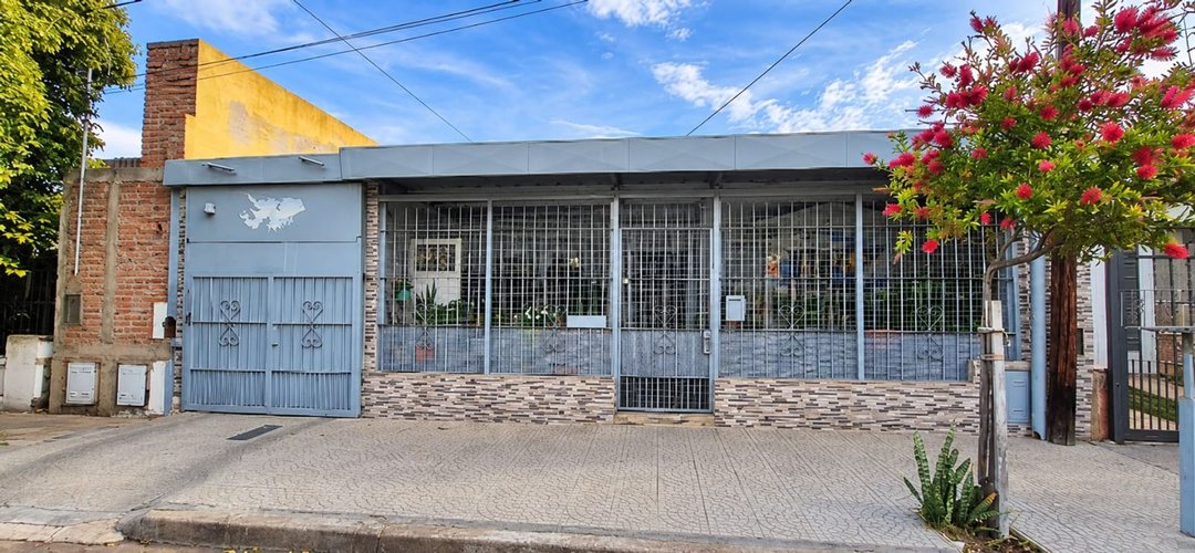VENTA CASA ALTO ALBERDI 3 DORMITORIOS CON COCHERA