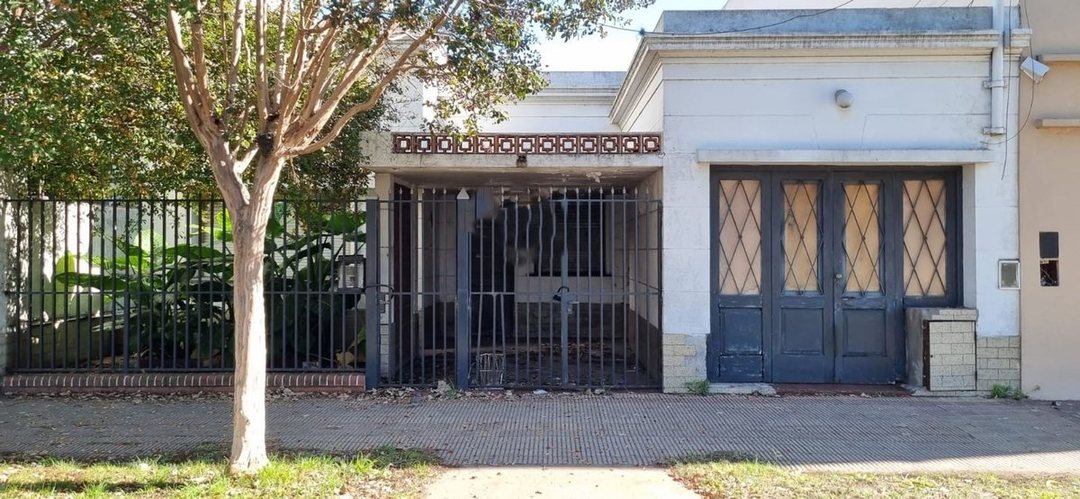 CASA EN VENTA LOS HORNOS POSIBLE COMERCIO