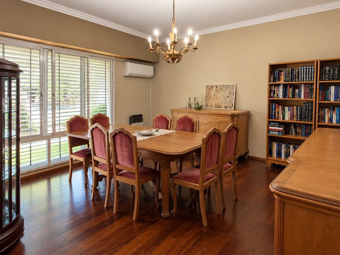 VENTA CASA EN B° 7 JEFES A METROS DE LA COSTANERA