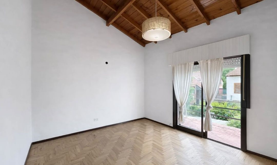 DUPLEX 4 AMBIENTES EN CIUDAD JARDIN - PERMUTA