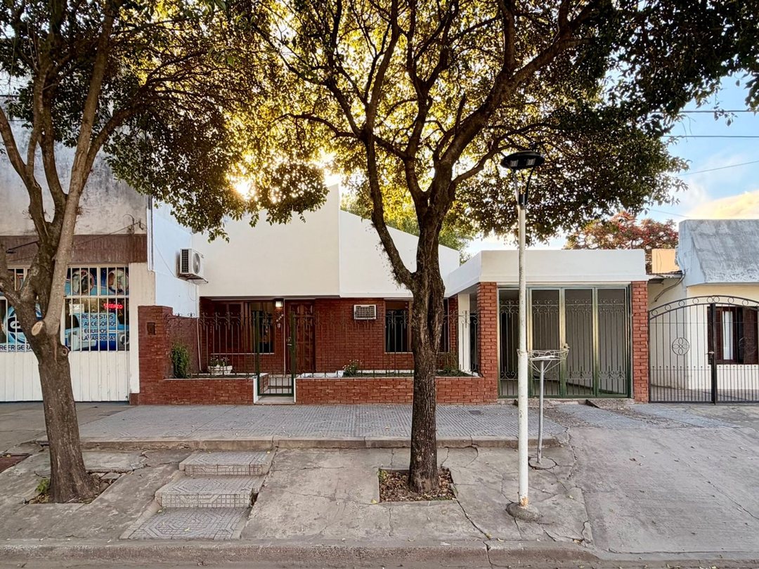CASA LISTA PARA HABITAR - 4 BV, RECONQUISTA