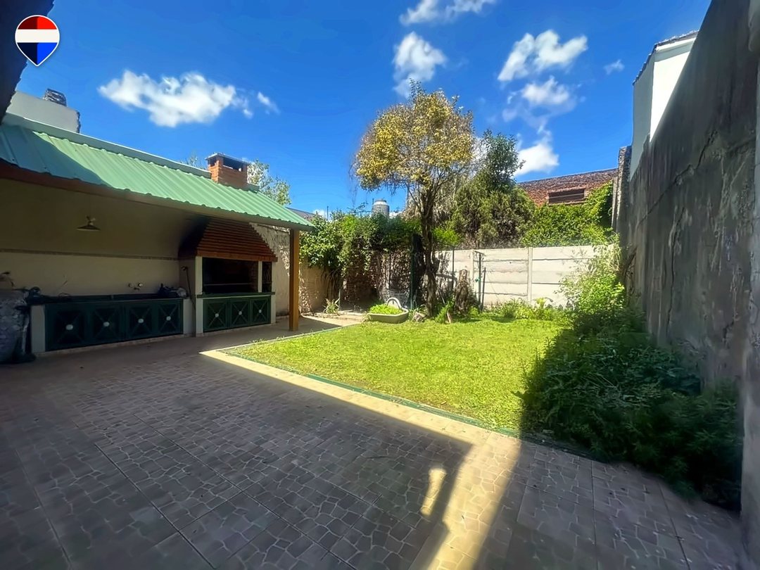 VENTA CASA  5 AMBIENTES PIÑEYRO COCHERA