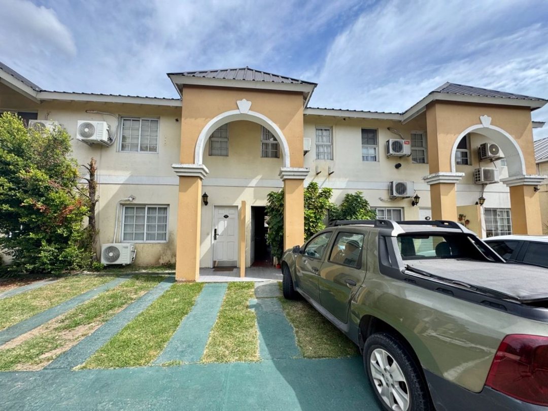 VENTA TRIPLEX MORENO BARRIO PRIVADO APTO CREDITO