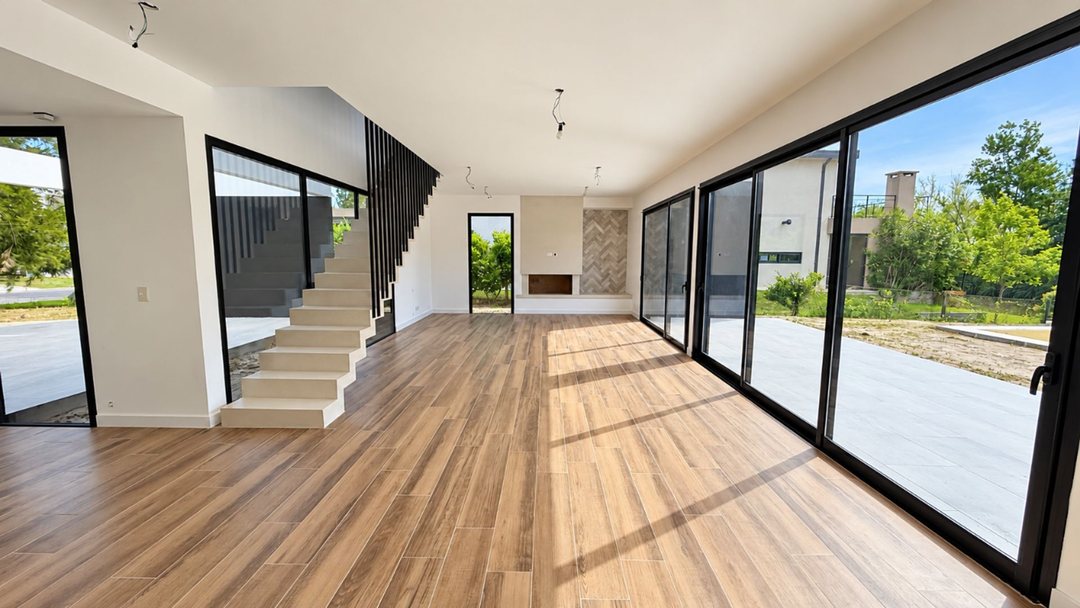 VENTA CASA 5 AMBIENTES EL NAUDIR C/ SALIDA AL RIO