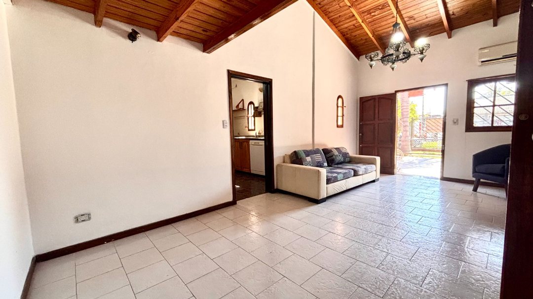 VENTA CASA ITUZAINGO 3 AMB PATIO COCHERA DOBLE