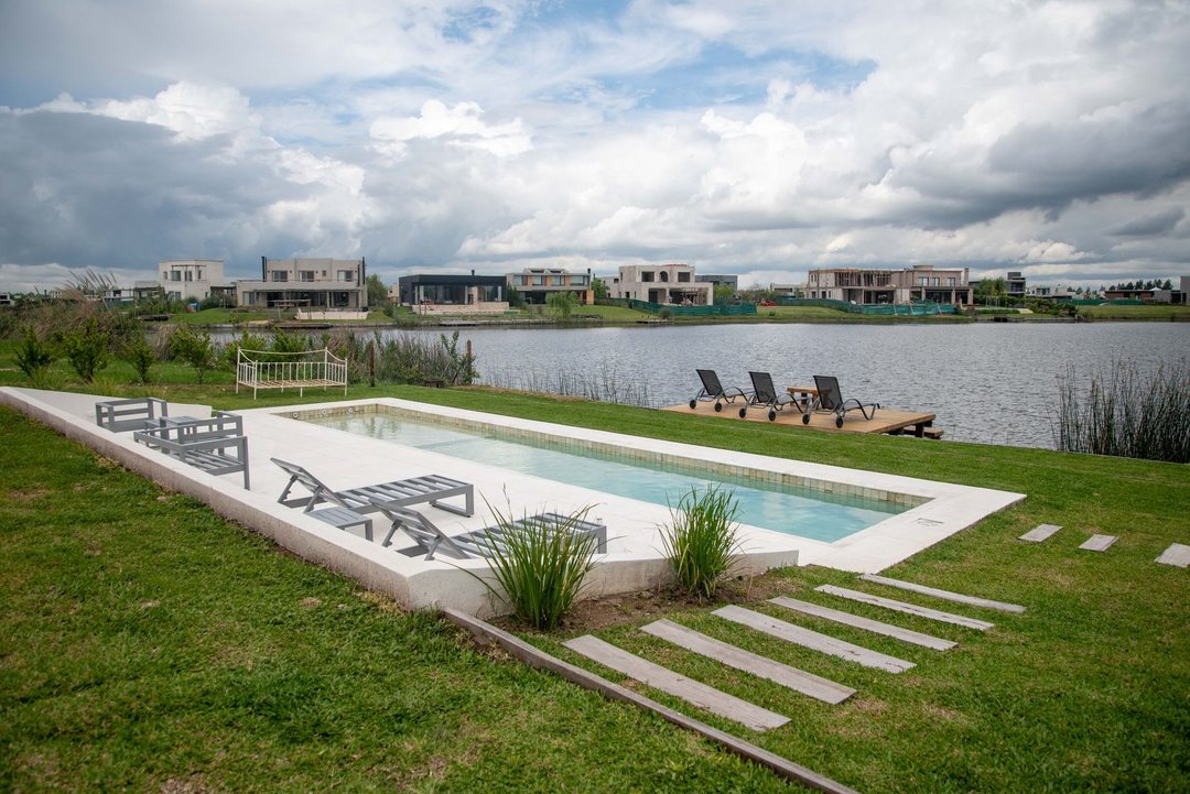 VENTA | CASA ESTILO BRUTALISTA | LAGUNA | AMARRA P