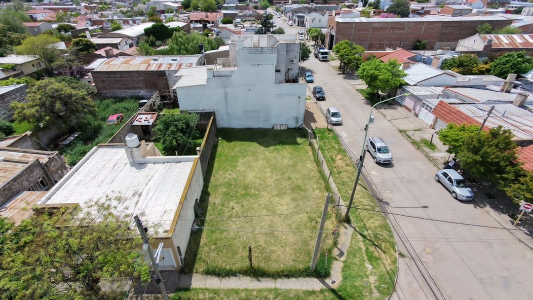 LOTE EN ESQUINA - Falcon esquina Montevideo