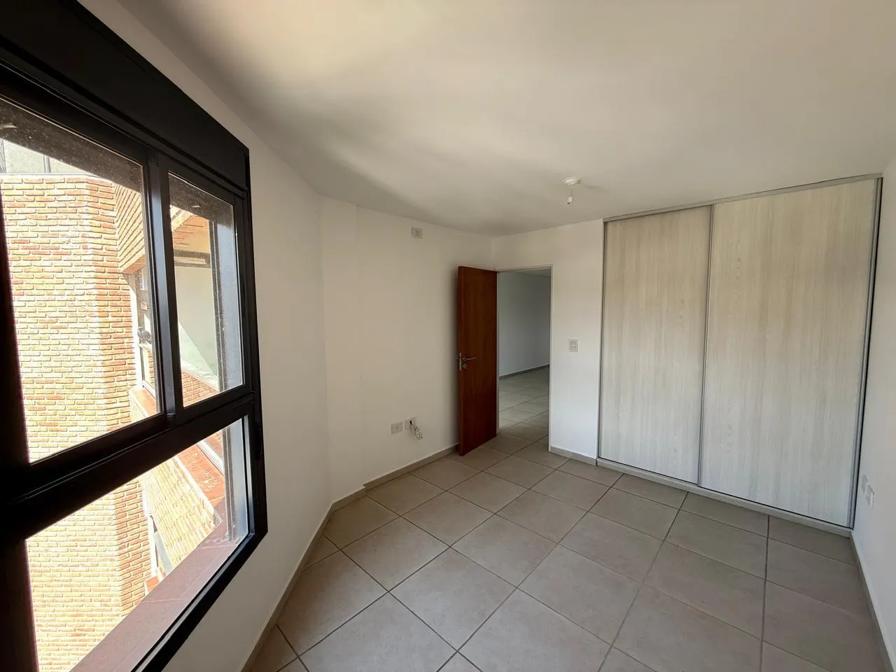 ALQUILER | Dpto Amplio y Luminoso de 1 Dorm con Balcón y Amenities -  TAP2198127