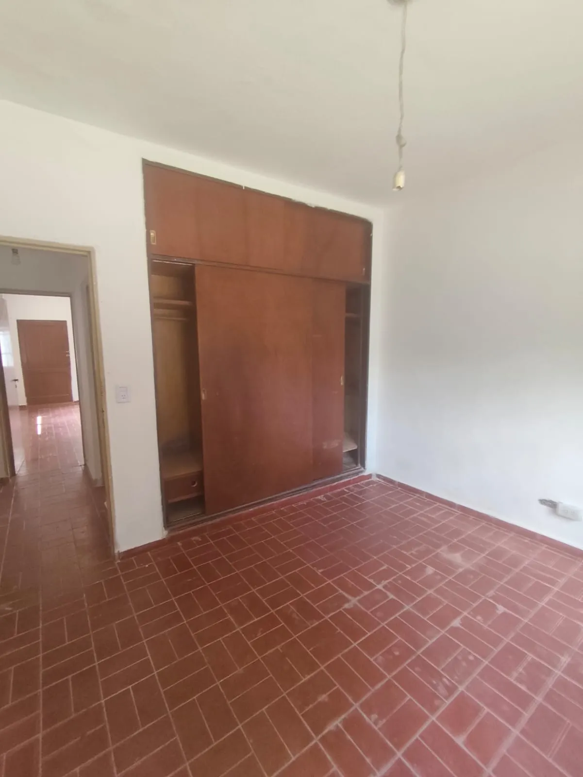 Alquilo Casa Interna de 2 Dormitorios