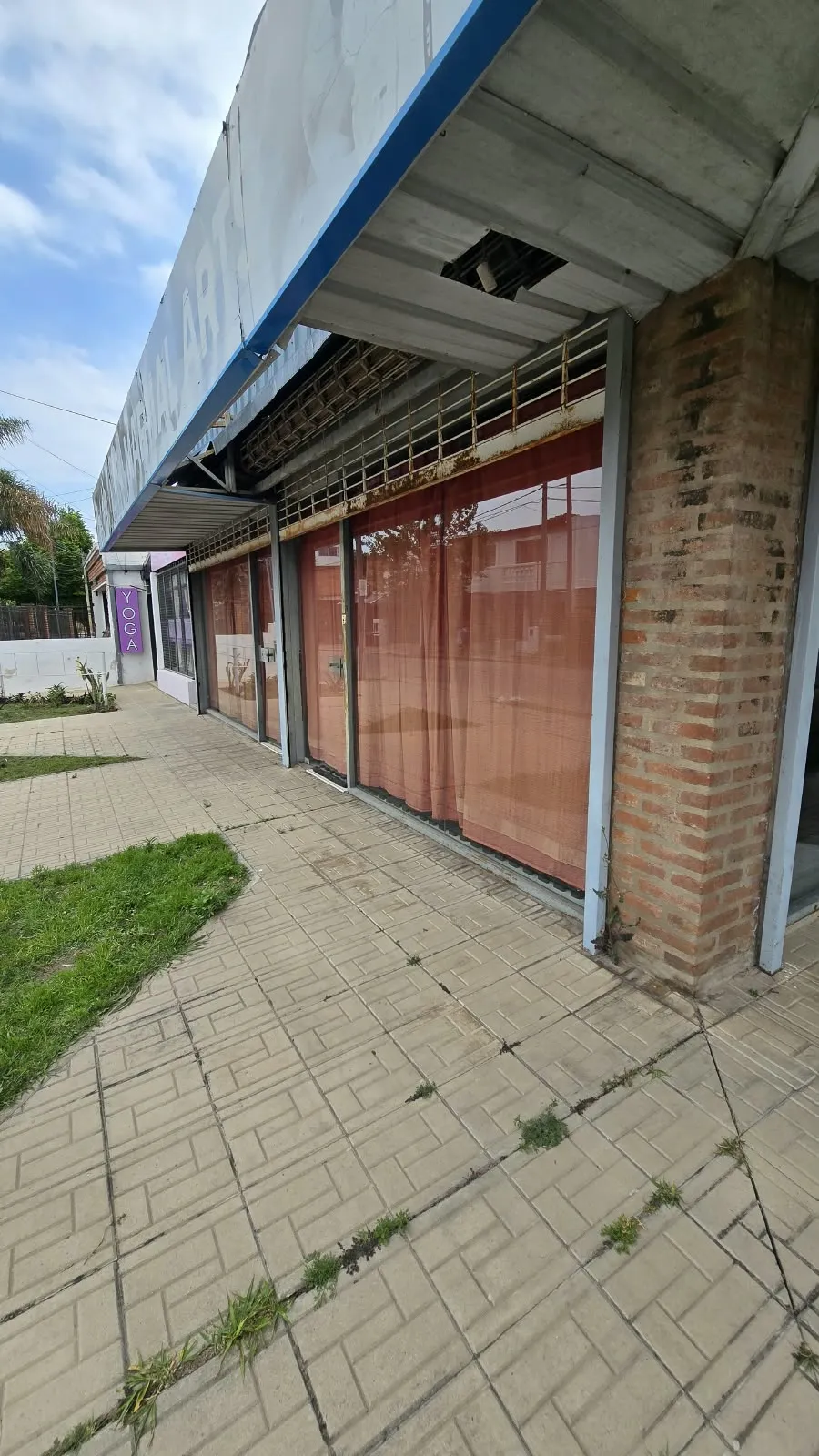 LOCAL COMERCIAL ESQUINA - RESIDENCIAL V SARSFIELD