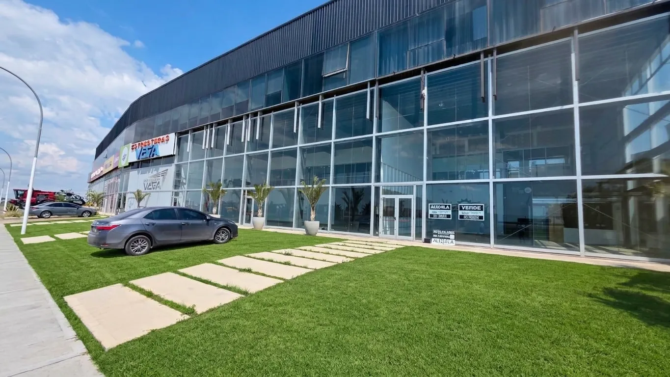 IMPORTANTE LOCAL COMERCIAL EN VENTA EN POLO 52 - 300 M2 - SE RECIBE MENOR
