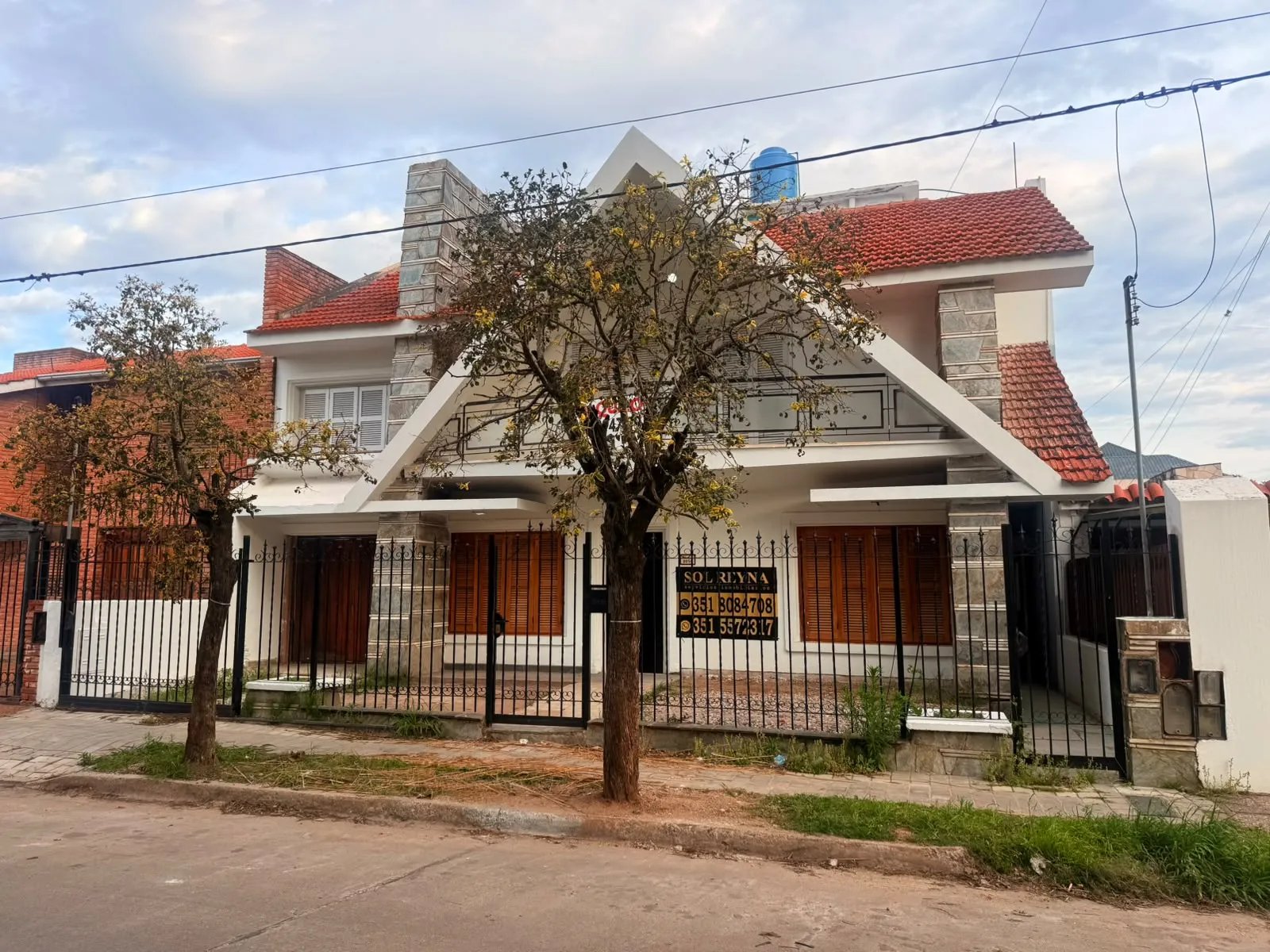 alquilo  comercial oficina o consultorios cerro de las rosas