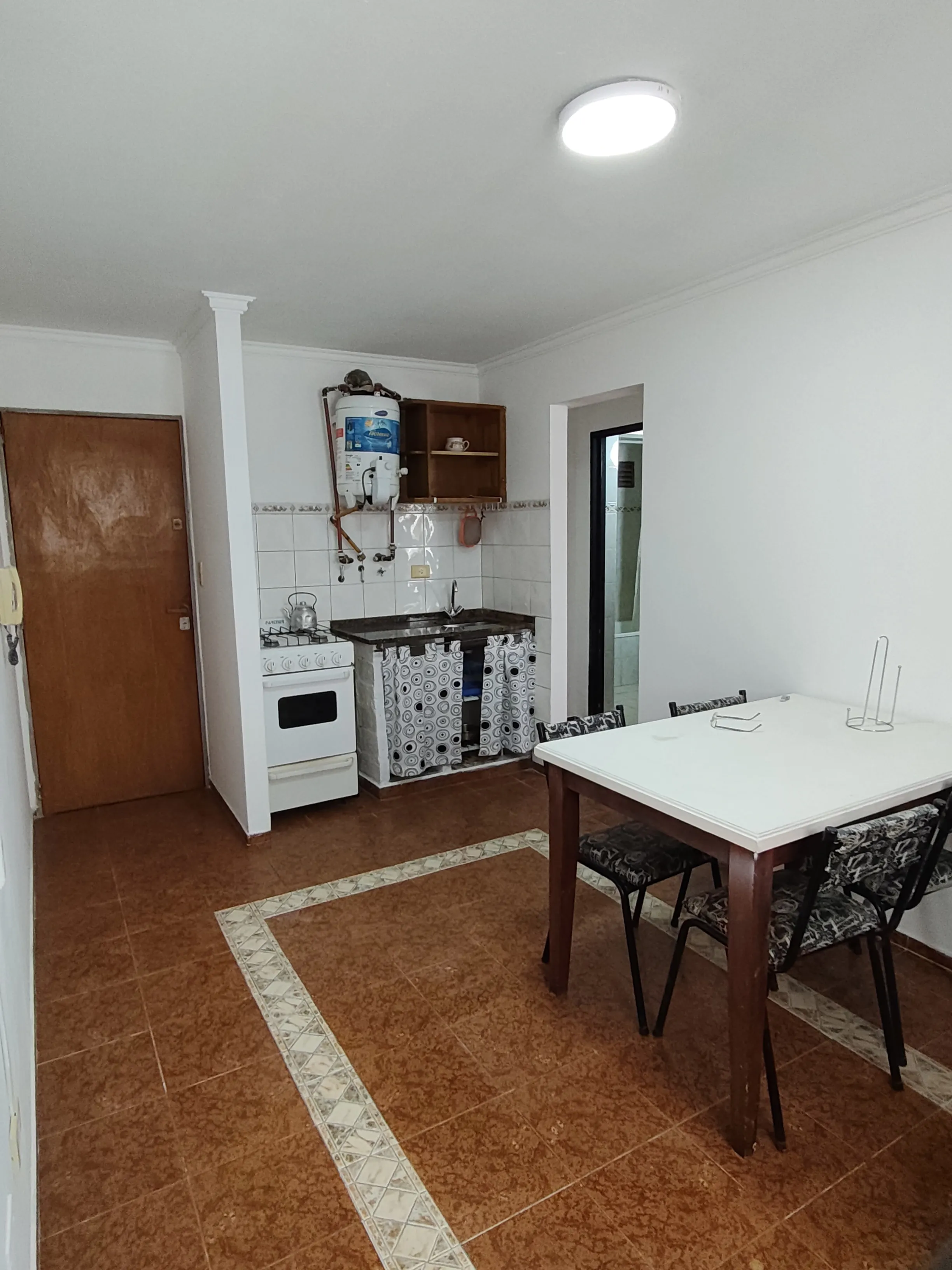 SE ALQUILA DEPARTAMENTO DE UNA HABITACIÓN - CONTRAFRENTE - SILENCIOSO - LUMINOSO - CON AIRE ACONDICIONADO