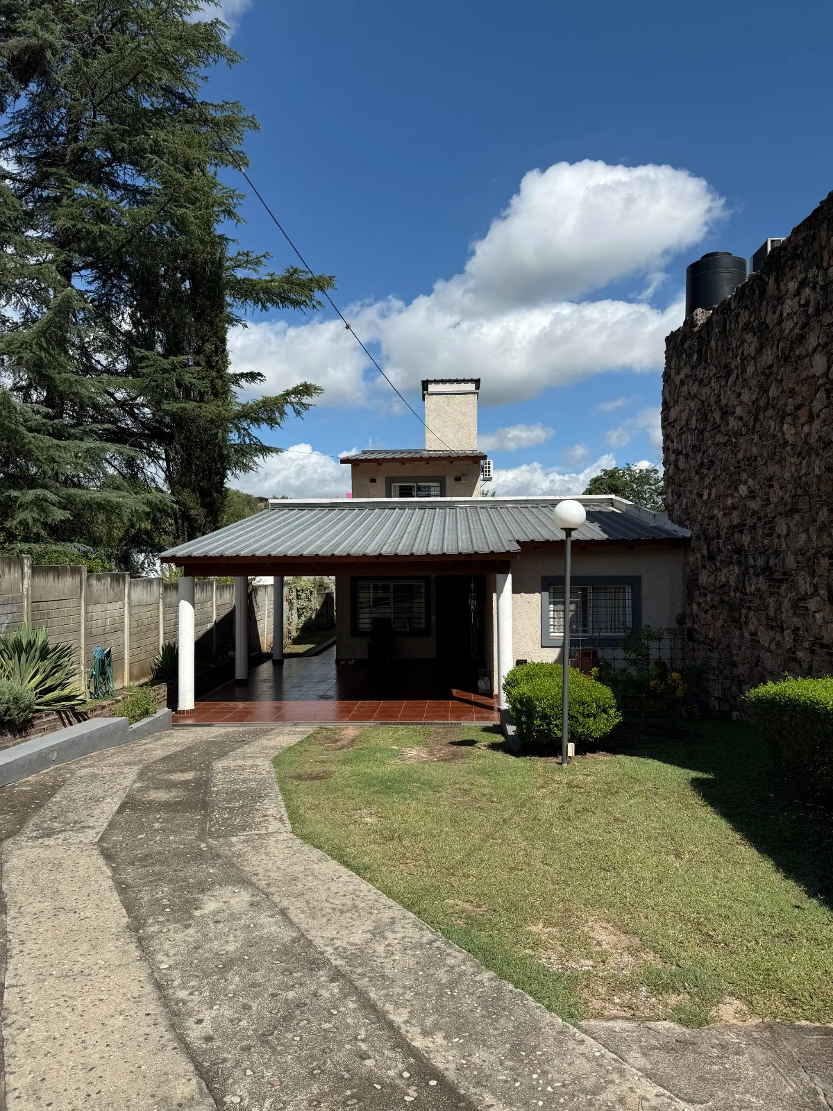 Casa de categoria de 3 dorm y 3 baños en VILLA CARLOS PAZ