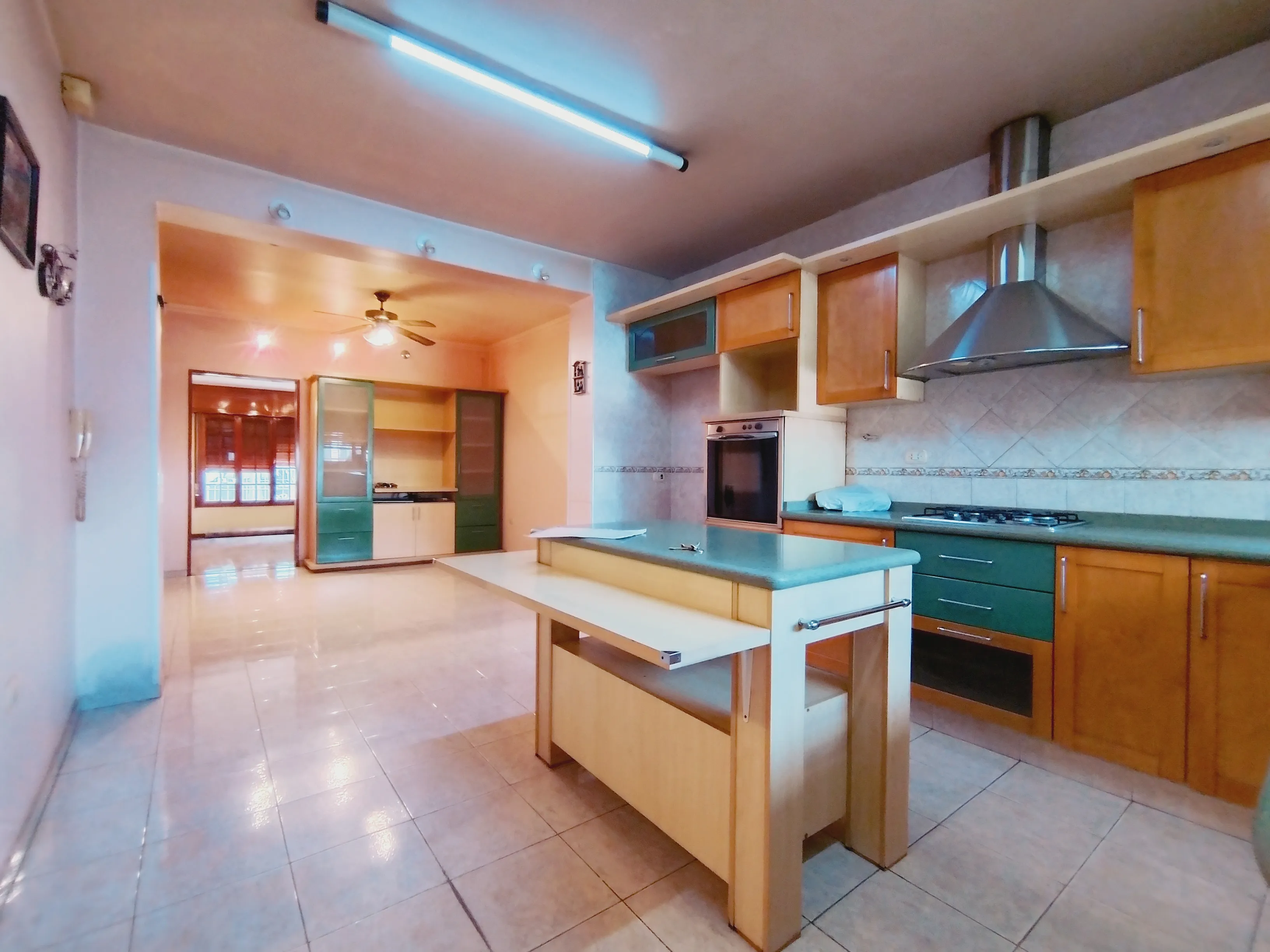 CASA EN VENTA B° ALTA CBA - APTA CREDITO, 3 DORM, 3 BAÑOS, COCHERA DOBLE , PILETA